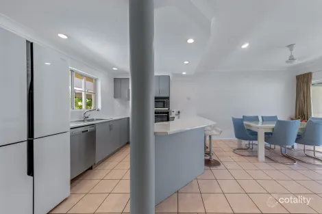 Property photo of 11/24 Pandanus Drive Cannonvale QLD 4802