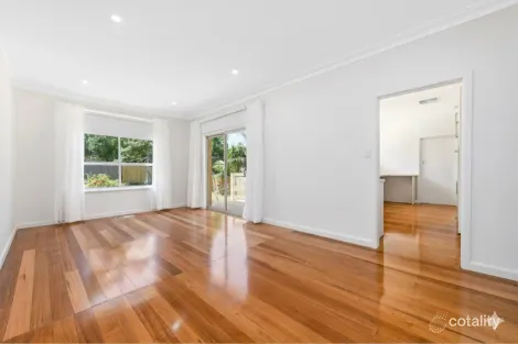 Property photo of 2 Sylvan Crescent Ashwood VIC 3147