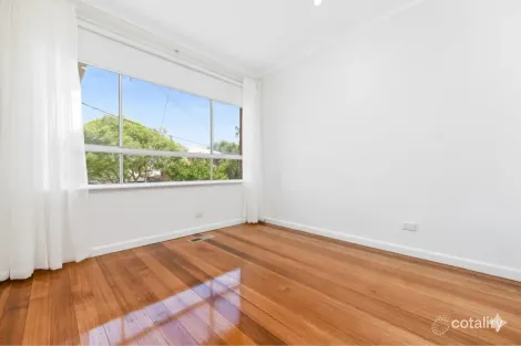 Property photo of 2 Sylvan Crescent Ashwood VIC 3147