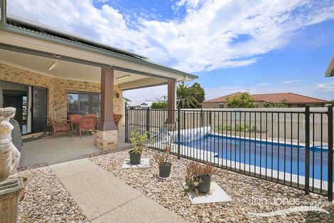 2 Cadell Cres, Rothwell, QLD 4022