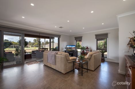 Property photo of 35 Maldon Drive Eynesbury VIC 3338