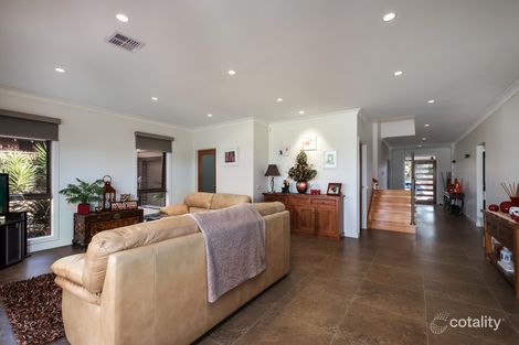 Property photo of 35 Maldon Drive Eynesbury VIC 3338