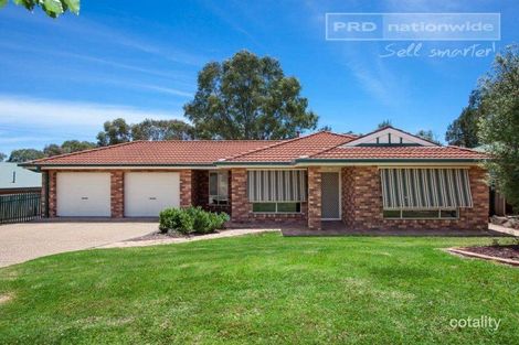Property photo of 35 Bourkelands Drive Bourkelands NSW 2650
