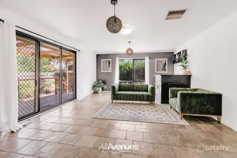 Property photo of 95 Lawless Drive Cranbourne North VIC 3977