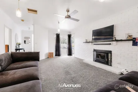 Property photo of 95 Lawless Drive Cranbourne North VIC 3977