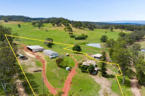 Property photo of 203 Collingwood Road Hampton QLD 4352