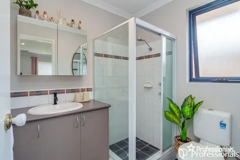 Property photo of 18 Vanderlin Crescent Ridgewood WA 6030