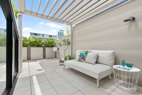 Property photo of 207/87-91 Cathedral Street Woolloomooloo NSW 2011