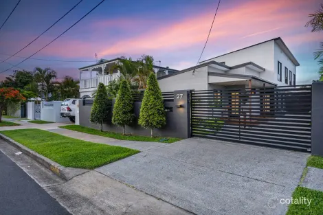 27 Fisher Ave, Southport, QLD 4215