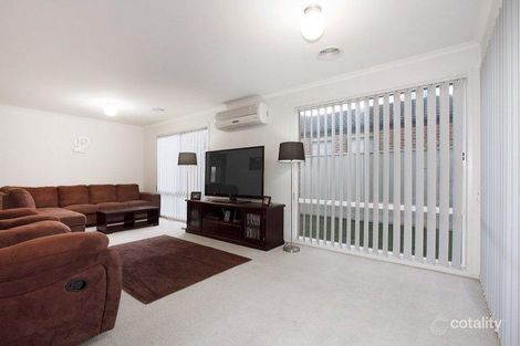 Property photo of 14 Macalister Place Pakenham VIC 3810