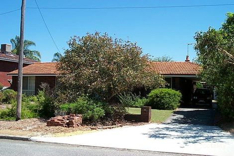 16 Spruce Rd, Morley, WA 6062