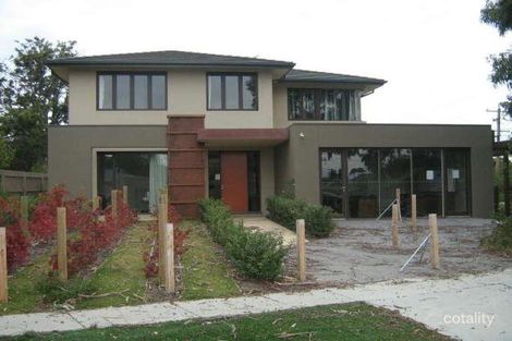 904 Nepean Hwy, Mornington, VIC 3931