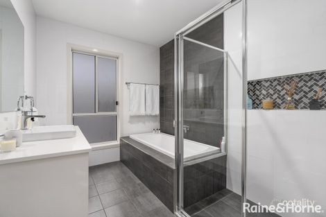 Property photo of 13 Hennings Way Gledswood Hills NSW 2557
