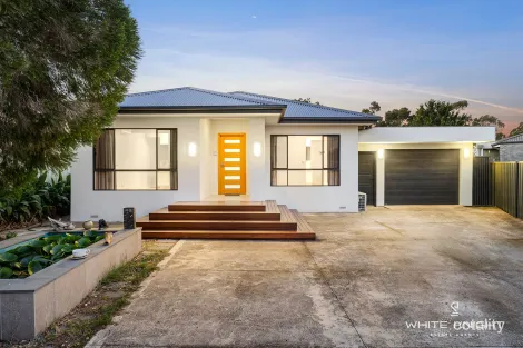 13 Earlsfield Ct, Deer Park, VIC 3023
