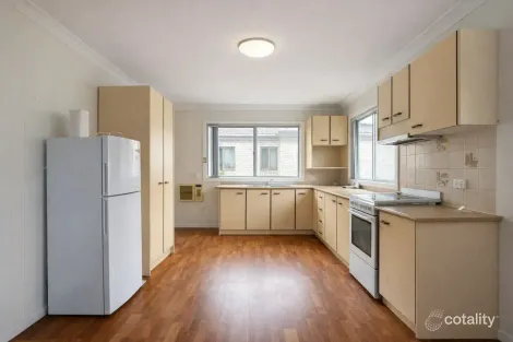 Property photo of 39 Waterside Crescent Carramar NSW 2163