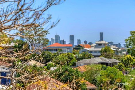 1/52 Henzell Tce, Greenslopes, QLD 4120