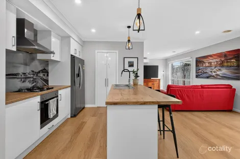 Property photo of 5 Warburton Way Warrnambool VIC 3280