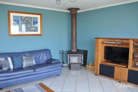 Property photo of 4 Millard Court Encounter Bay SA 5211