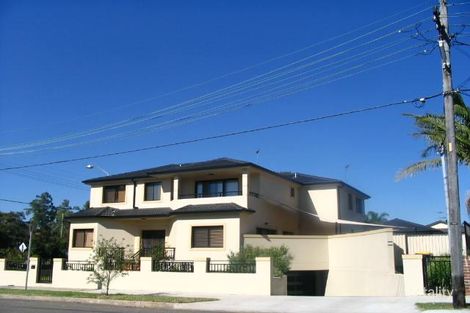 Property photo of 2/2 Rogers Street Roselands NSW 2196