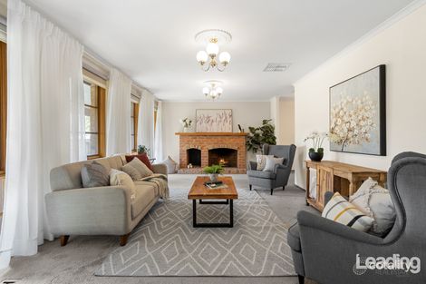 Property photo of 5 Glenauburn Court Sunbury VIC 3429