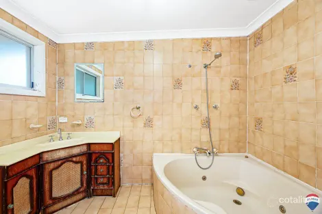 Property photo of 75 Sixth Road Berkshire Park NSW 2765