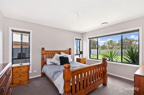 Property photo of 15 School Court Hamilton VIC 3300