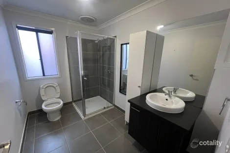 Property photo of 7 Firecrest Road Manor Lakes VIC 3024