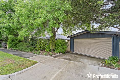 Property photo of 2 Highland Crescent Mooroolbark VIC 3138