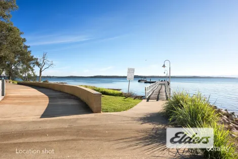 Property photo of 2 Lake Point Way Murrays Beach NSW 2281
