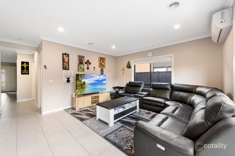Property photo of 11 Chromite Circuit Weir Views VIC 3338