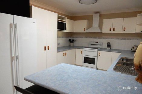 Property photo of 31 Warrina Avenue Summerland Point NSW 2259