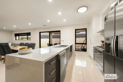 Property photo of 18 Badcoe Avenue Wodonga VIC 3690