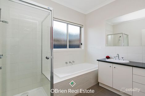 Property photo of 48 Flinders Park Drive Officer VIC 3809