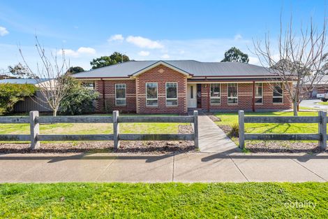 1/128 Barry St, Romsey, VIC 3434