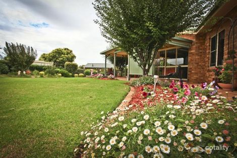Property photo of 13 Clearwater Place Dubbo NSW 2830