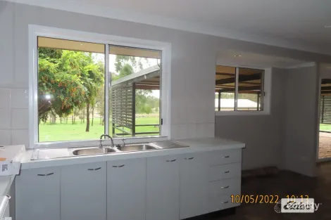 Property photo of 6 Wattle Court Hatton Vale QLD 4341