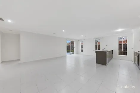 Property photo of 12 Gungurra Grove Wyndham Vale VIC 3024
