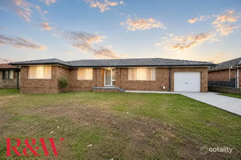 34 Gargery St, Ambarvale, NSW 2560