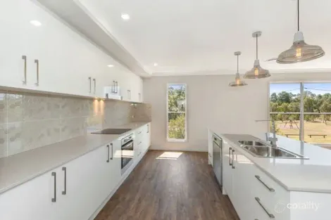 34 CALIFORNIA RD, OXLEY, QLD 4075