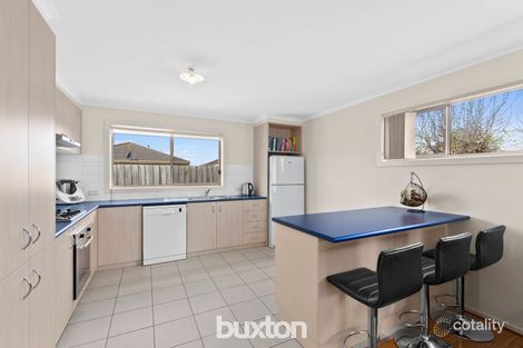 Property photo of 28 Carstairs Close Grovedale VIC 3216
