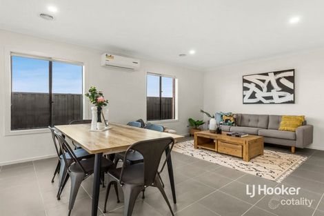 Property photo of 17 Inglewood Drive Werribee VIC 3030