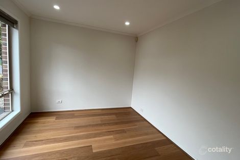 Property photo of 11 Kings Glen Craigieburn VIC 3064