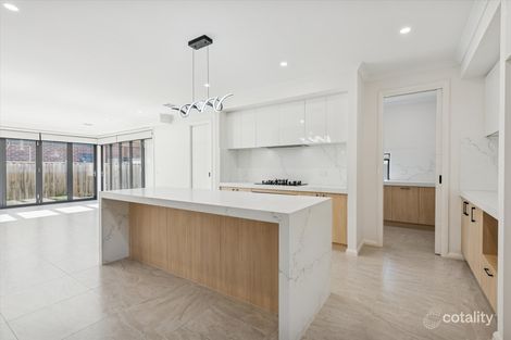 Property photo of 18 Bremer Circuit Keysborough VIC 3173