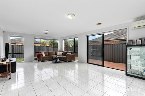 Property photo of 5 Dexter Grove Point Cook VIC 3030