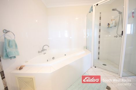 Property photo of 11 Dolphin Crescent South West Rocks NSW 2431
