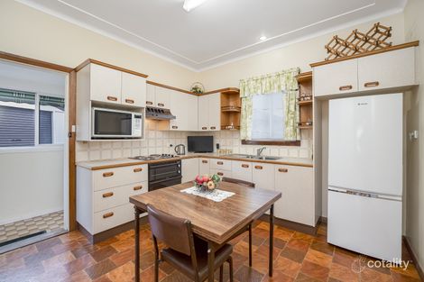 Property photo of 24 Beath Crescent Kahibah NSW 2290