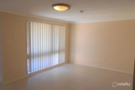 Property photo of 9 Pelargonium Crescent Macquarie Fields NSW 2564