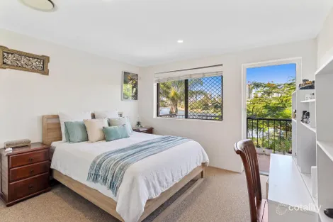 Property photo of 4/47 Hooker Boulevard Broadbeach Waters QLD 4218