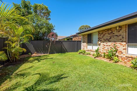 1/4 Pamela Ct, Labrador, QLD 4215