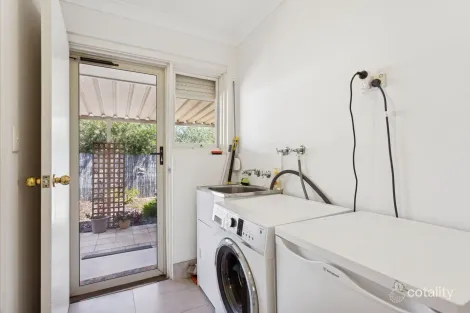 Property photo of 2 Grogan Close Lockridge WA 6054